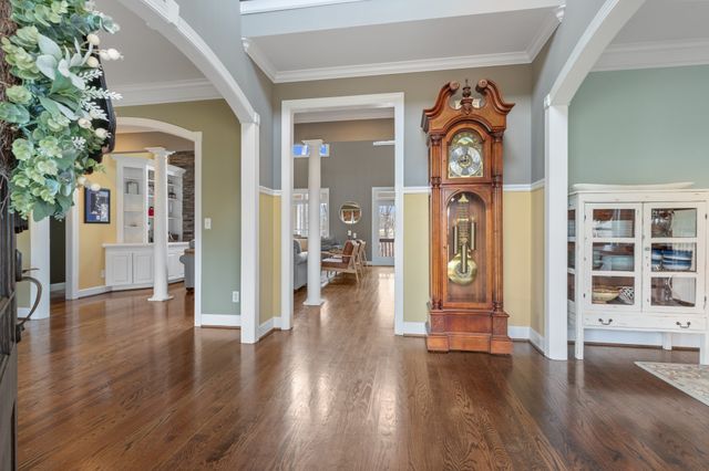 1000 Bradby Dr, Burns, TN 37029