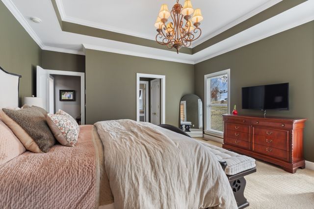 1000 Bradby Dr, Burns, TN 37029