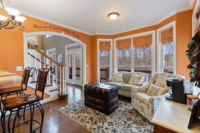 1000 Bradby Dr, Burns, TN 37029