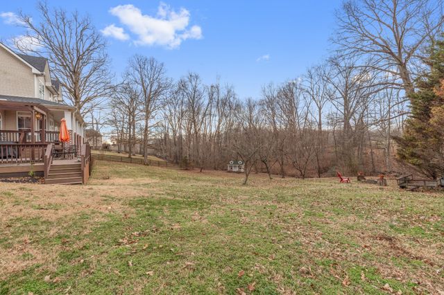 1000 Bradby Dr, Burns, TN 37029