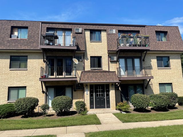 106 Olesen Drive 101, Naperville, IL 60540