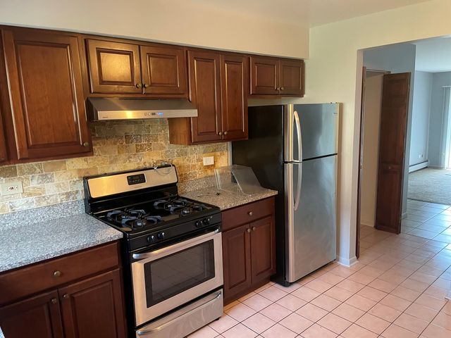 106 Olesen Drive 101, Naperville, IL 60540