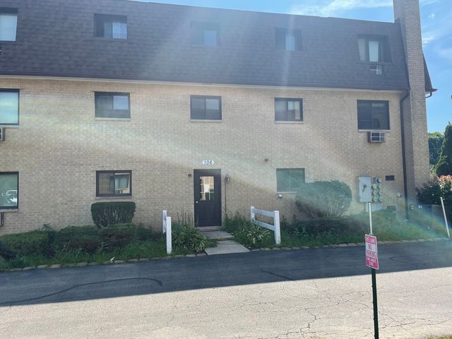 106 Olesen Drive 101, Naperville, IL 60540
