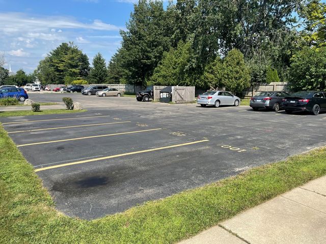 106 Olesen Drive 101, Naperville, IL 60540