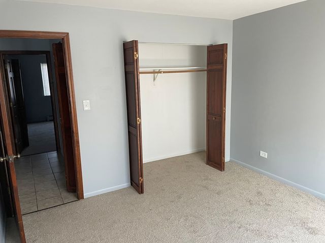 106 Olesen Drive 101, Naperville, IL 60540