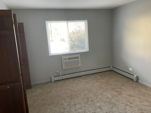 106 Olesen Drive 101, Naperville, IL 60540