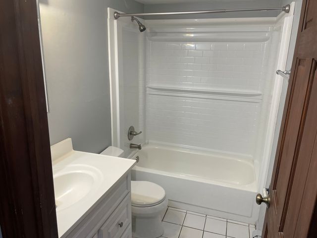 106 Olesen Drive 101, Naperville, IL 60540