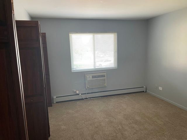 106 Olesen Drive 101, Naperville, IL 60540