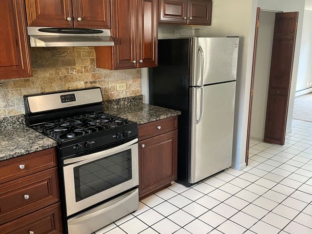 106 Olesen Drive 101, Naperville, IL 60540
