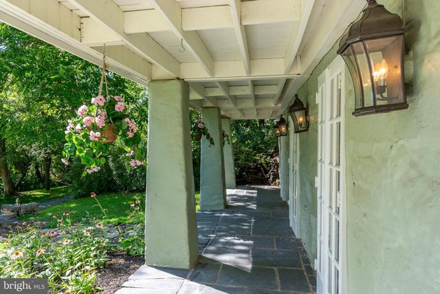 21 OLD RIVER RD, Lambertville, NJ 08530