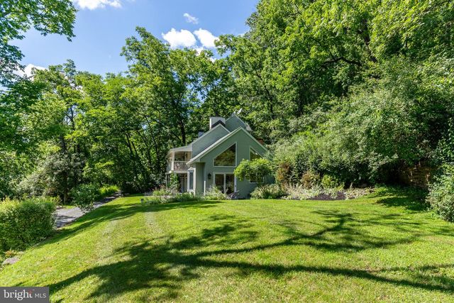 21 OLD RIVER RD, Lambertville, NJ 08530
