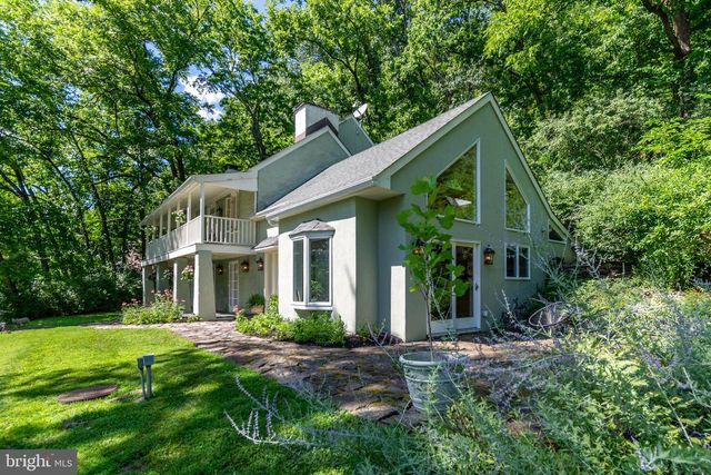 21 OLD RIVER RD, Lambertville, NJ 08530