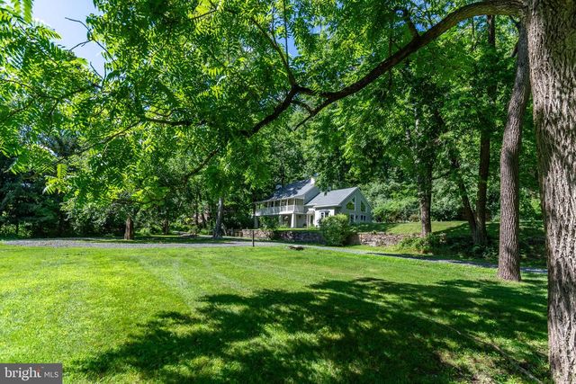 21 OLD RIVER RD, Lambertville, NJ 08530