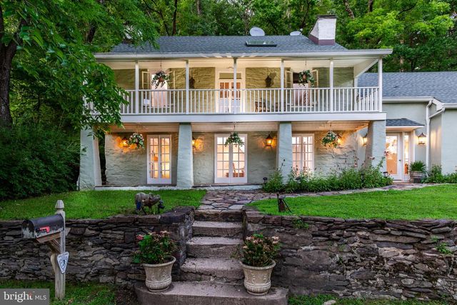 21 OLD RIVER RD, Lambertville, NJ 08530
