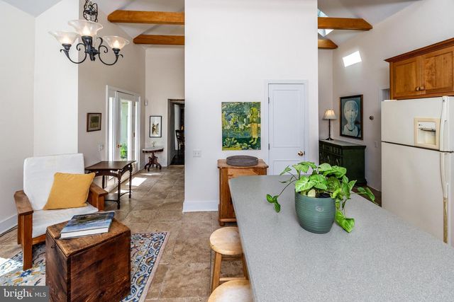 21 OLD RIVER RD, Lambertville, NJ 08530