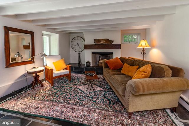 21 OLD RIVER RD, Lambertville, NJ 08530