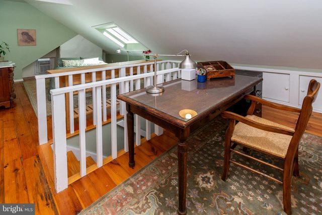 21 OLD RIVER RD, Lambertville, NJ 08530