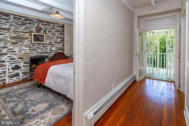 21 OLD RIVER RD, Lambertville, NJ 08530