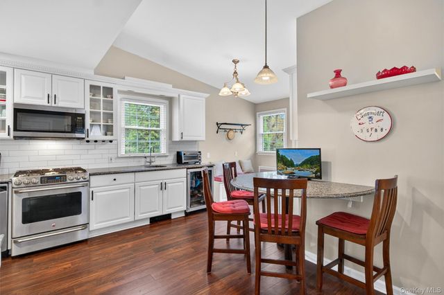 54 Seneca Avenue, White Plains, NY 10603