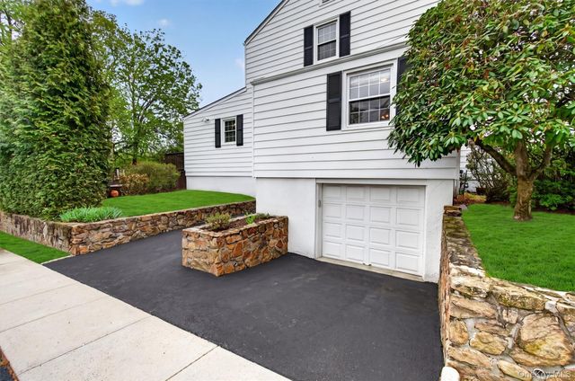 54 Seneca Avenue, White Plains, NY 10603