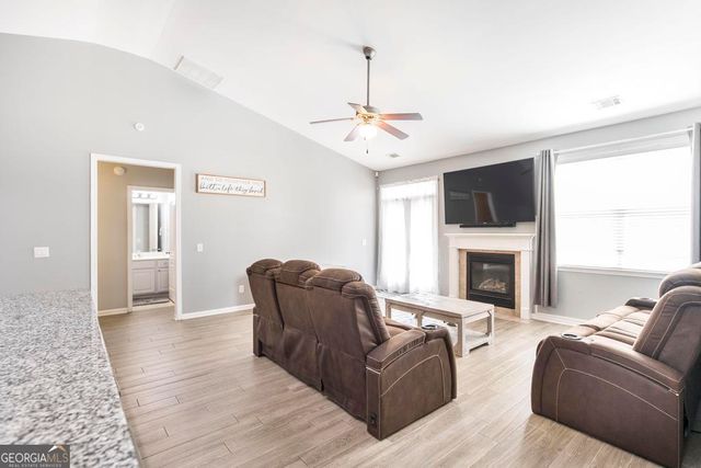 219 Hearthwood Drive, Kathleen, GA 31047
