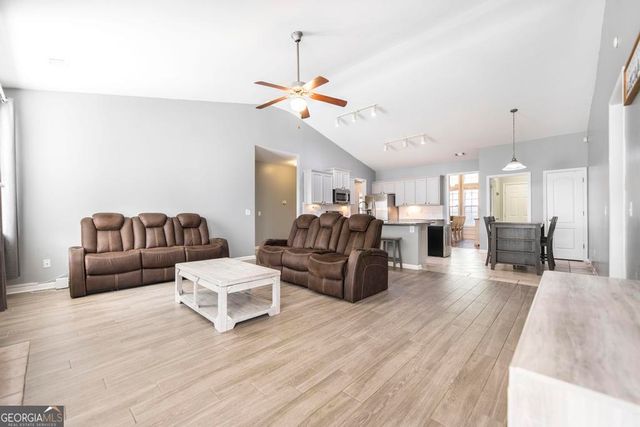 219 Hearthwood Drive, Kathleen, GA 31047