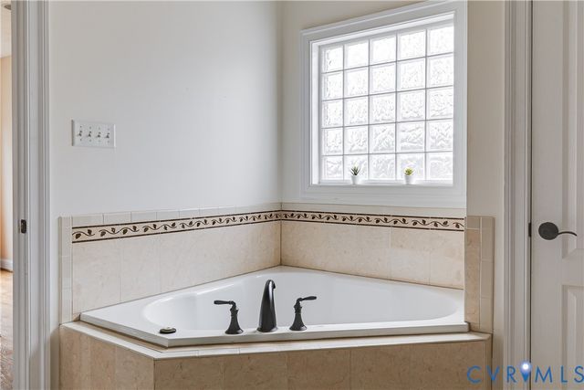 13486 Lower Lakes Pl, Ashland, VA 23005