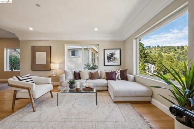 6929 Bristol Dr, Berkeley, CA 94705