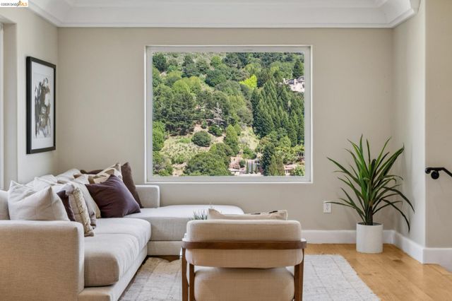 6929 Bristol Dr, Berkeley, CA 94705