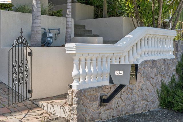 6929 Bristol Dr, Berkeley, CA 94705