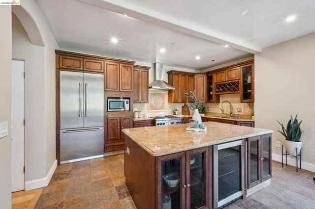 6929 Bristol Dr, Berkeley, CA 94705