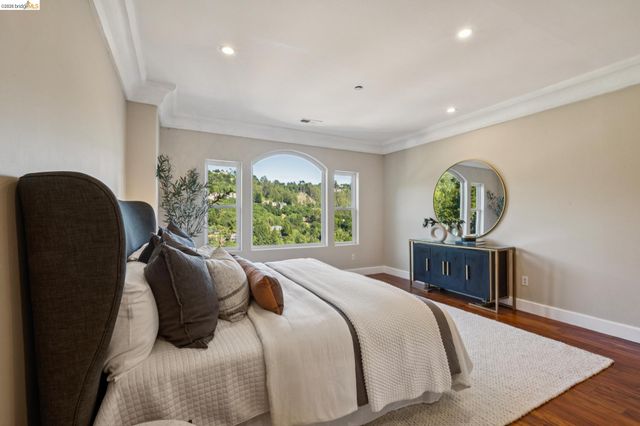 6929 Bristol Dr, Berkeley, CA 94705