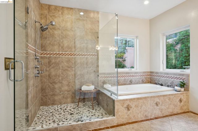 6929 Bristol Dr, Berkeley, CA 94705