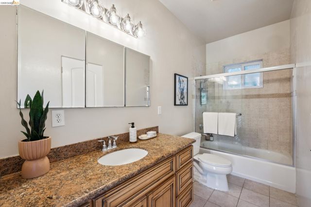 6929 Bristol Dr, Berkeley, CA 94705