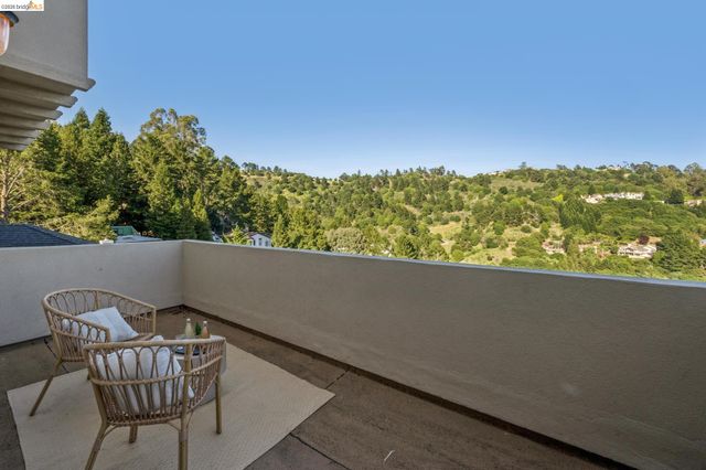 6929 Bristol Dr, Berkeley, CA 94705