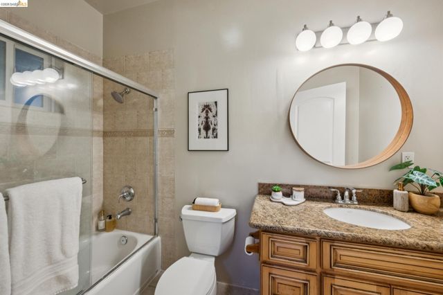 6929 Bristol Dr, Berkeley, CA 94705