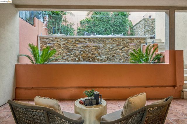 6929 Bristol Dr, Berkeley, CA 94705