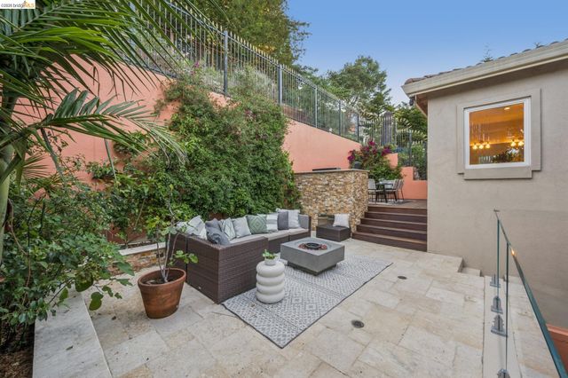 6929 Bristol Dr, Berkeley, CA 94705