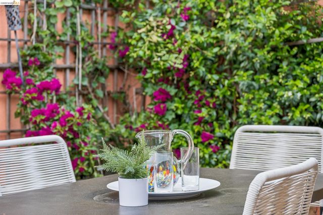 6929 Bristol Dr, Berkeley, CA 94705