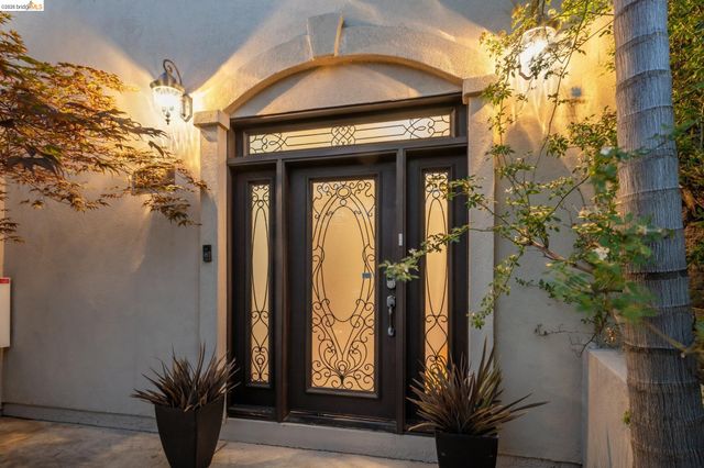 6929 Bristol Dr, Berkeley, CA 94705