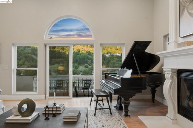 6929 Bristol Dr, Berkeley, CA 94705