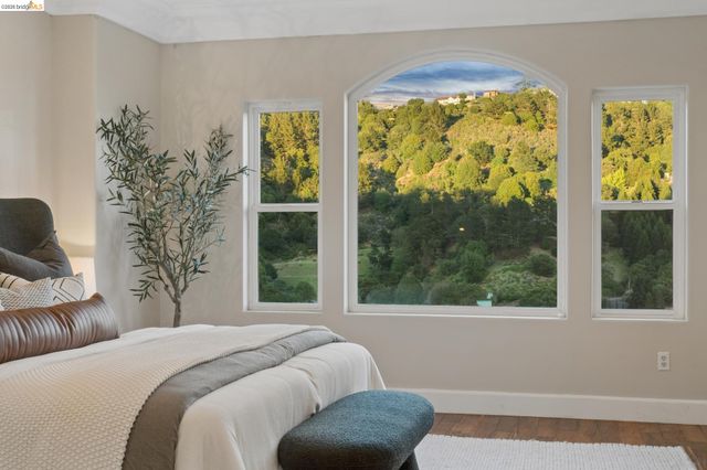 6929 Bristol Dr, Berkeley, CA 94705