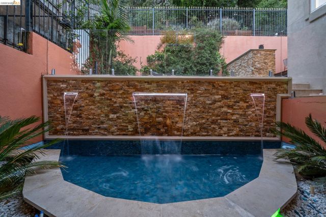 6929 Bristol Dr, Berkeley, CA 94705