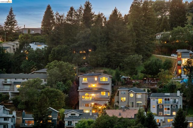 6929 Bristol Dr, Berkeley, CA 94705