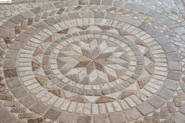 6929 Bristol Dr, Berkeley, CA 94705