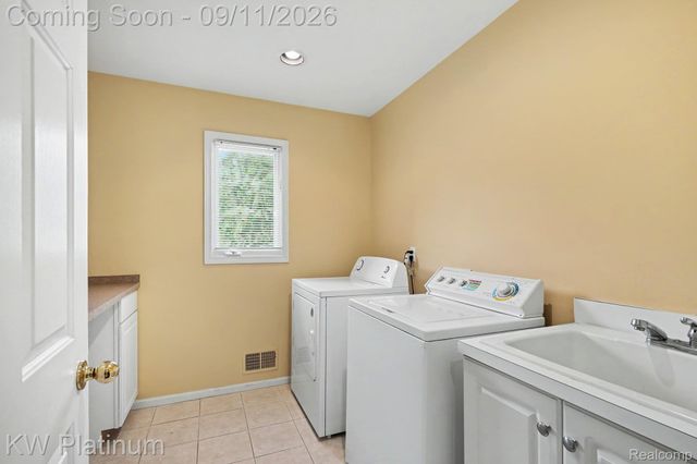 19741 Mount Vernon Drive, Macomb Township, MI 48044