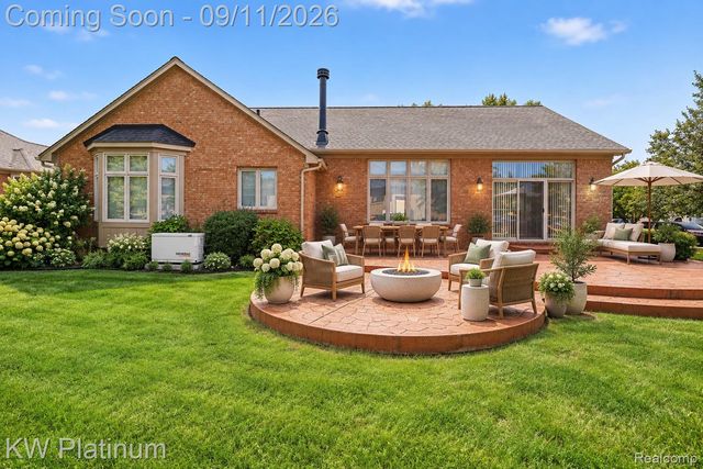 19741 Mount Vernon Drive, Macomb Township, MI 48044