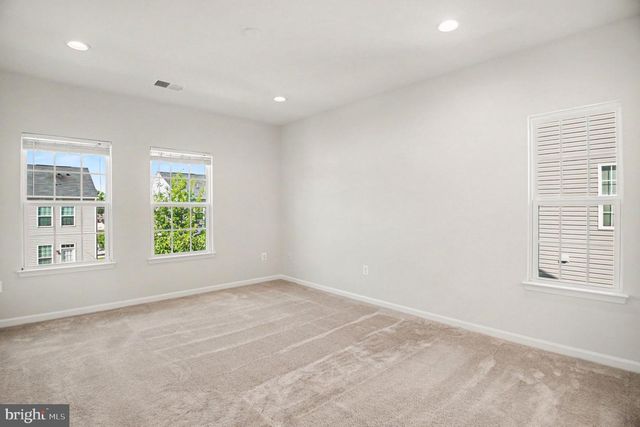 1643 DOROTHY LN, Woodbridge, VA 22191