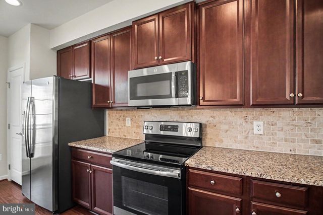 1643 DOROTHY LN, Woodbridge, VA 22191