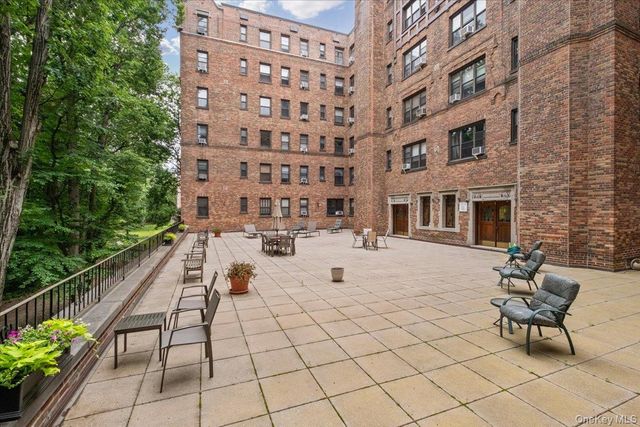 143 Garth Road 5L, Scarsdale, NY 10583
